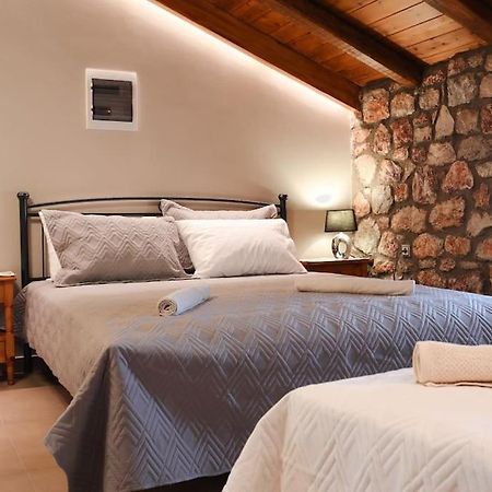 Petronas Land House 2 Villa Archangelos  Bagian luar foto