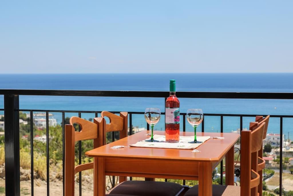 Petronas Land House 2 Villa Archangelos  Bagian luar foto