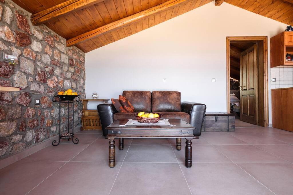Petronas Land House 2 Villa Archangelos  Bagian luar foto