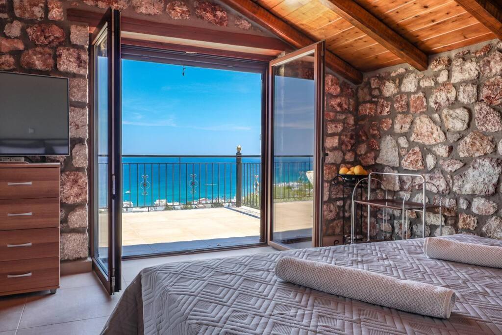 Petronas Land House 2 Villa Archangelos  Bagian luar foto