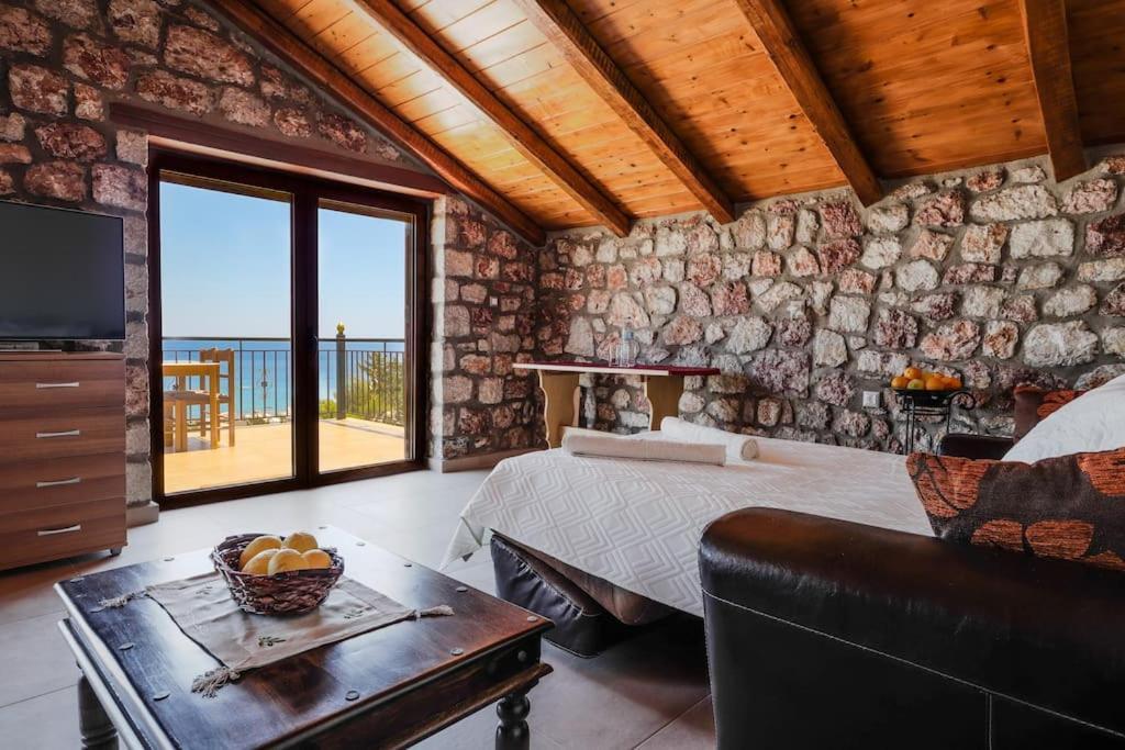 Petronas Land House 2 Villa Archangelos  Bagian luar foto